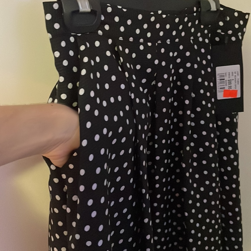 50’s Style Flowy Black Pleated Skirt with Spot Pattern - Picture 2 of 4